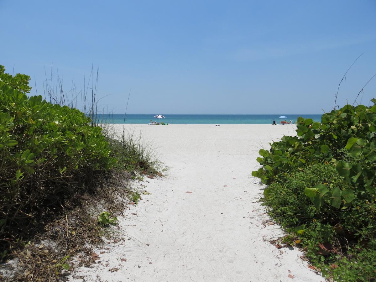 Seabreeze At Anna Maria Island Inn Bradenton Beach Exterior photo